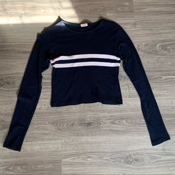 Brandy Melville Long Sleeve crop top - Picture 1 of 1
